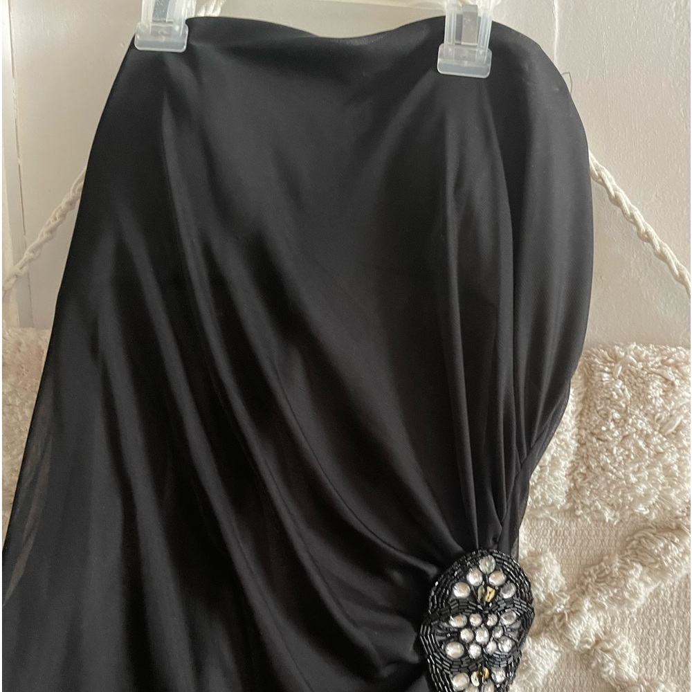 Women strapless long black dress